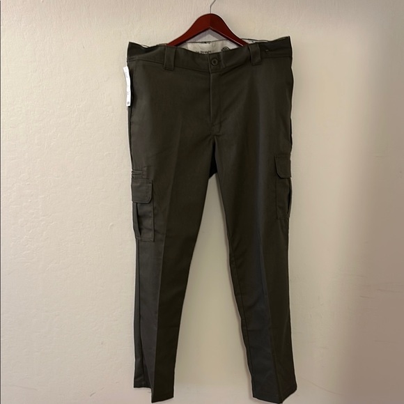 Men's Olive Cargo Pants - Picture 1 of 8
